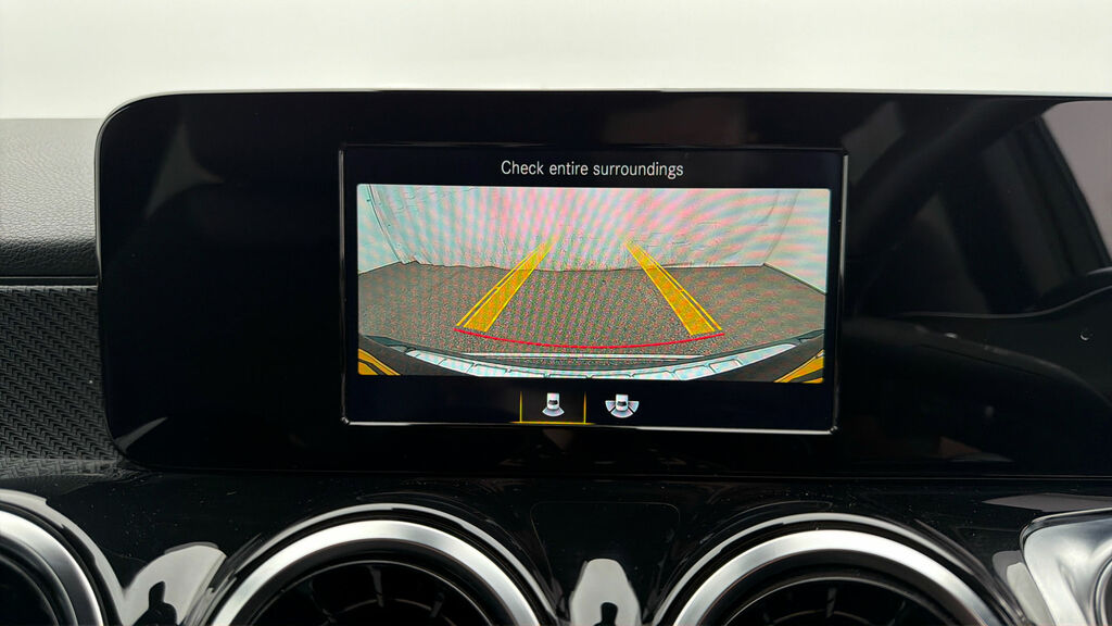 Mercedes-Benz GLB Class Glb 200 Amg Line 7G-tronic White #25