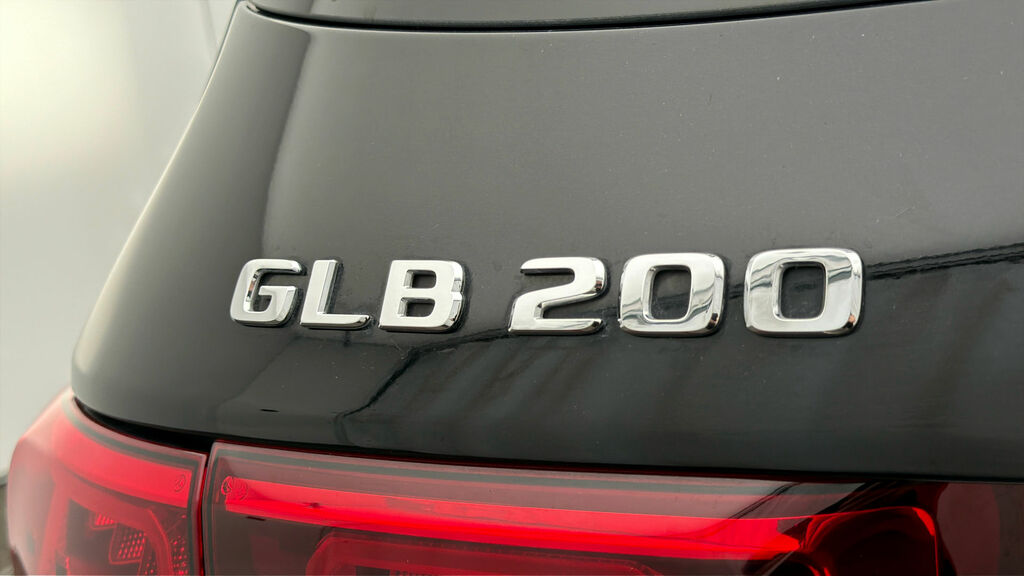 Mercedes-Benz GLB Class Glb 200 Amg Line 7G-tronic White #21