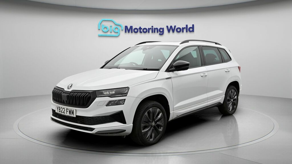 Skoda Karoq Sportline White #3