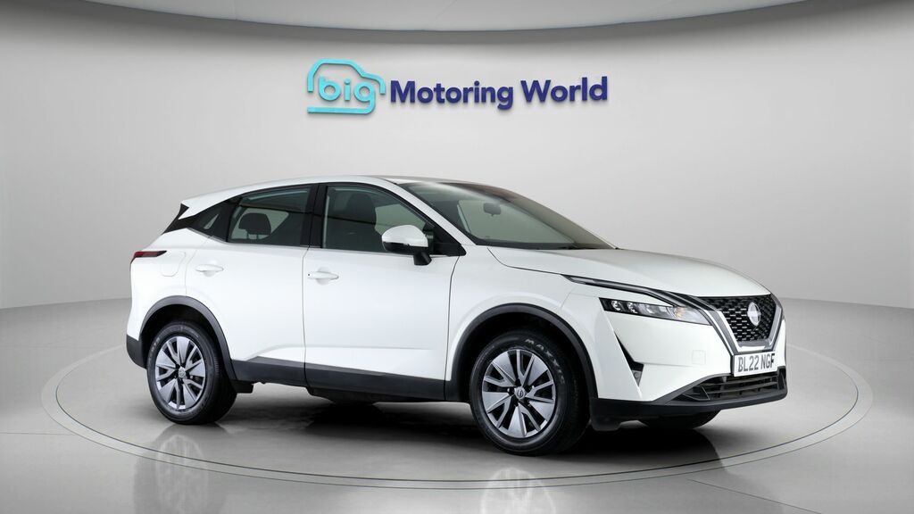 Nissan Qashqai Visia White