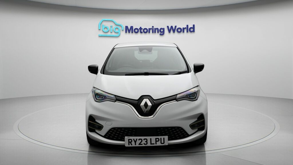 Renault Zoe Iconic White #2