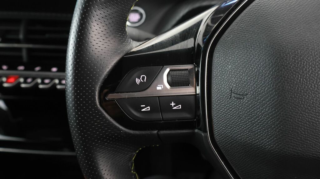 Peugeot e-2008 100Kw Allure 50Kwh  #22