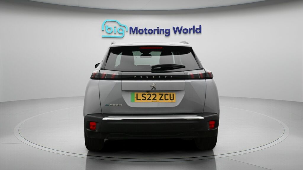 Peugeot e-2008 Allure Premium Grey #6