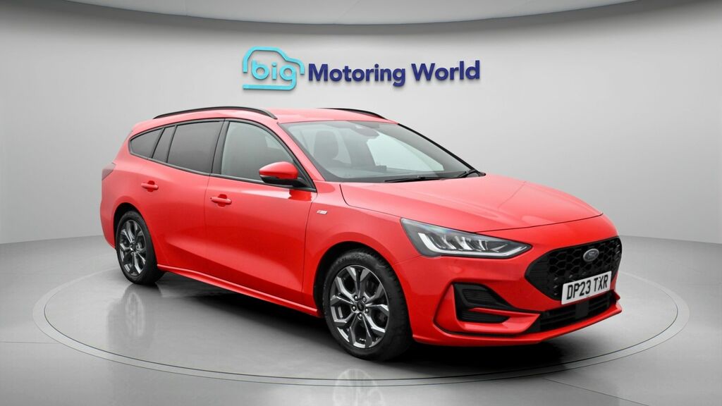 Ford Focus St-line Red