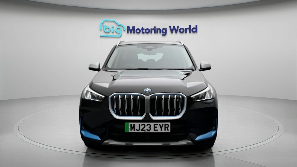 BMW iX1 Xline Black #2