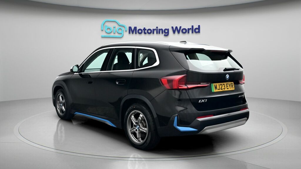 BMW iX1 Xline Black #5