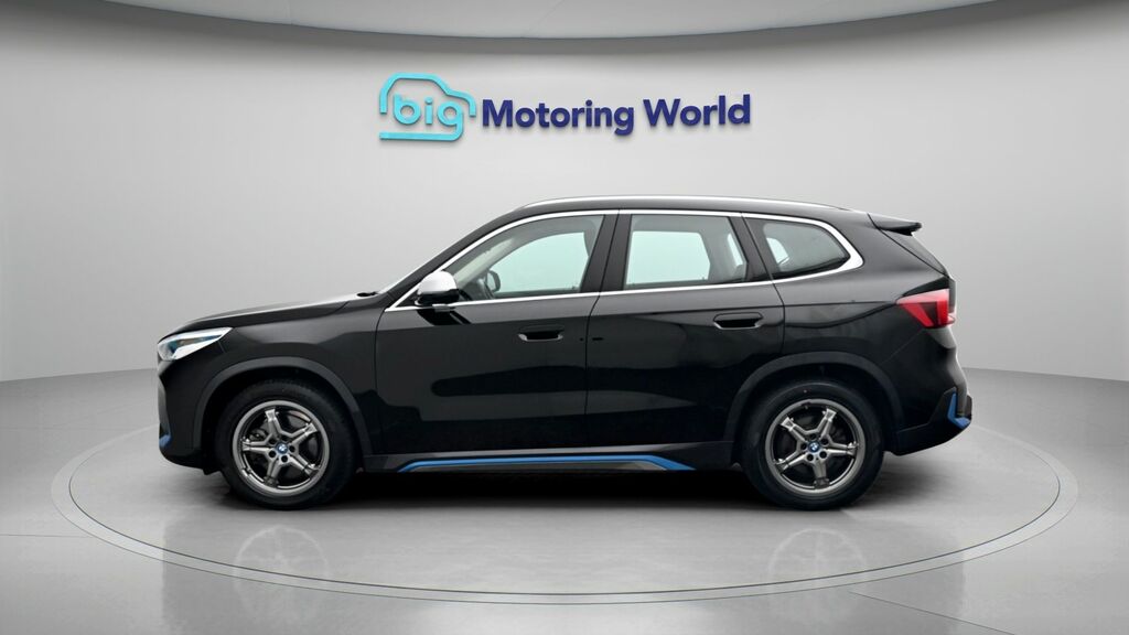 BMW iX1 Xline Black #4