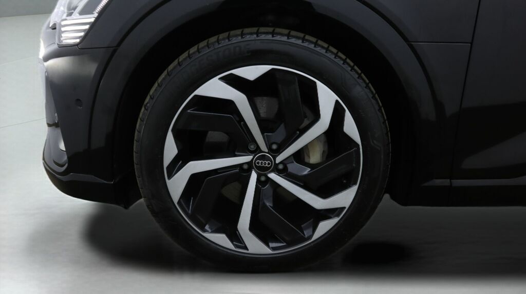 Audi E-tron 55 S Line Quattro 95Kwh 11Kw Charger #18