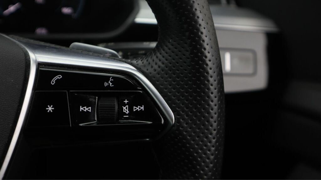 Audi E-tron 55 S Line Quattro 95Kwh 11Kw Charger #23
