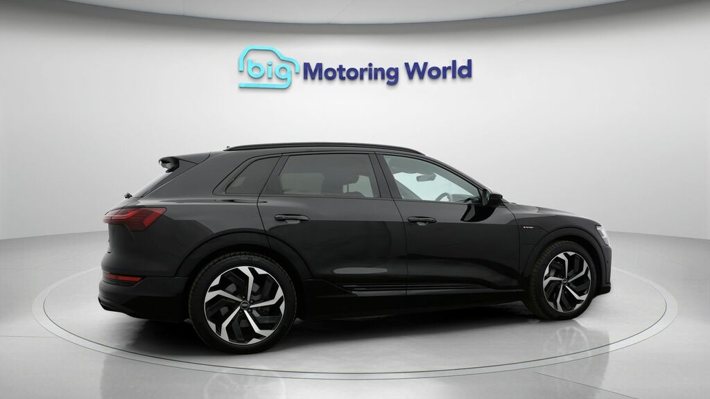 Audi E-tron 55 S Line Quattro 95Kwh 11Kw Charger #7