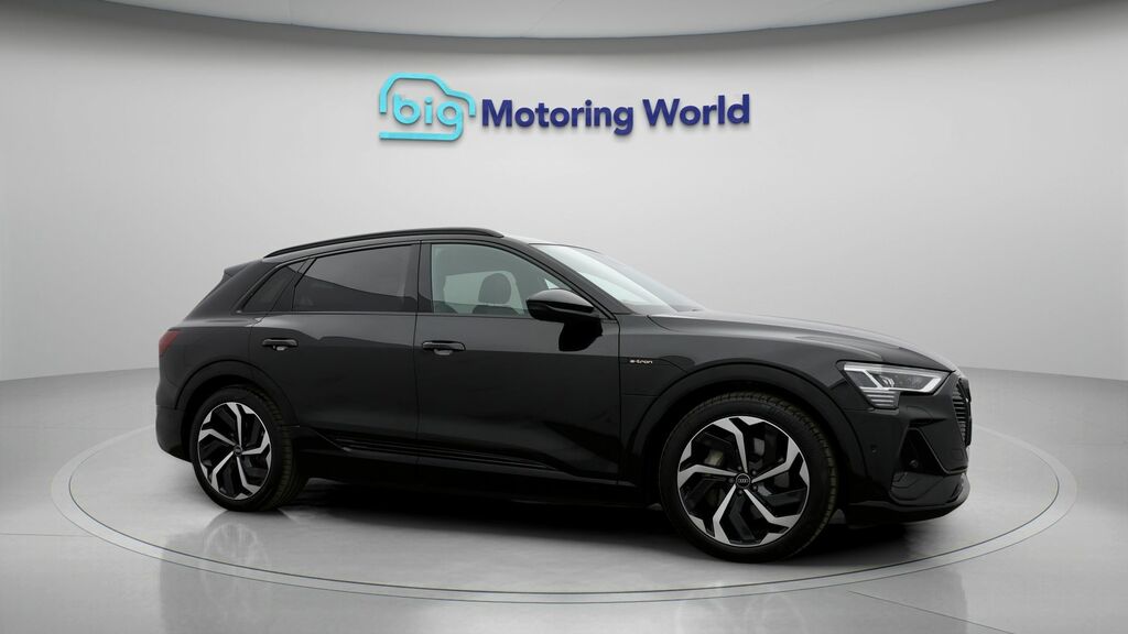 Audi E-tron 55 S Line Quattro 95Kwh 11Kw Charger #8