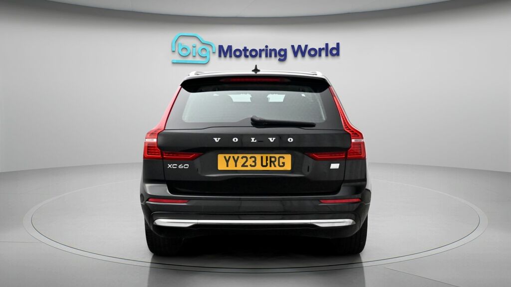 Volvo XC60 Core Black #6