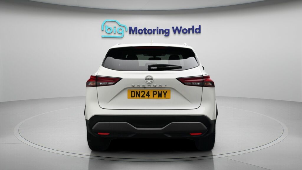 Nissan Qashqai N-connecta DN24PWY White #6
