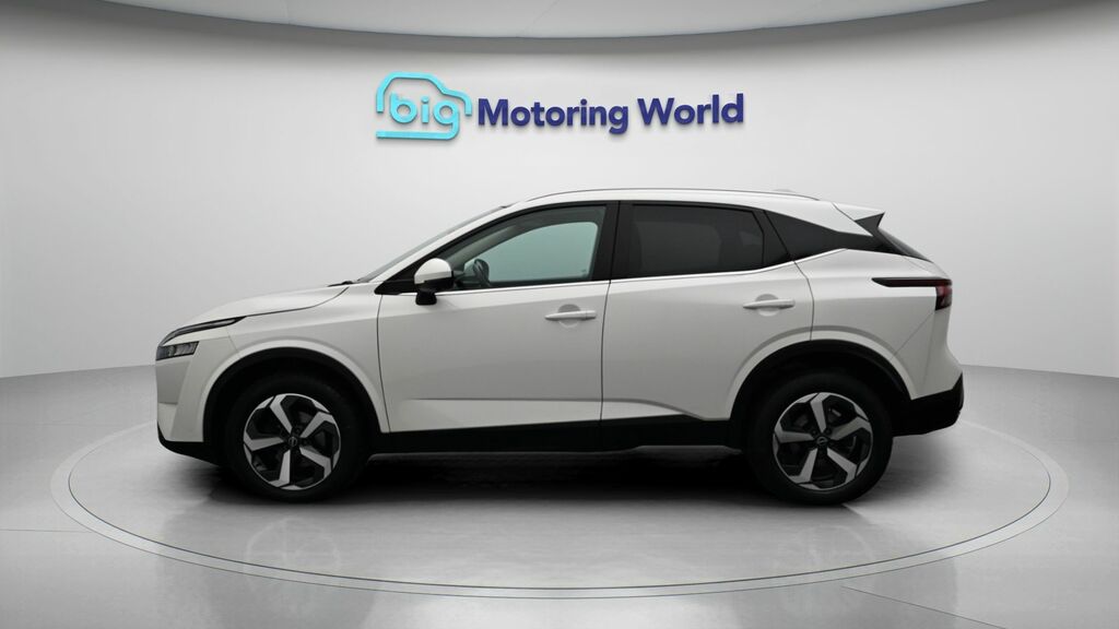 Nissan Qashqai N-connecta DN24PWY White #4