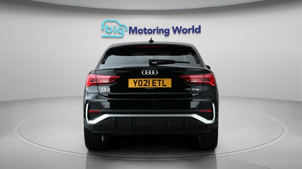 Audi Q3 S Line Black #6