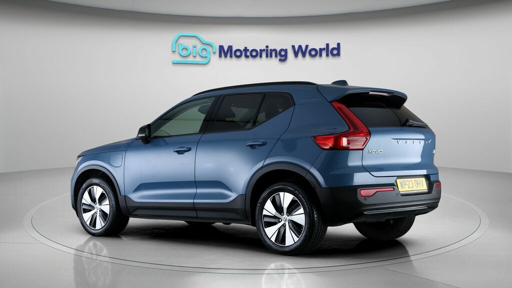 Volvo XC40 Plus Blue #5
