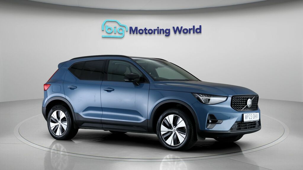 Volvo XC40 Plus Blue