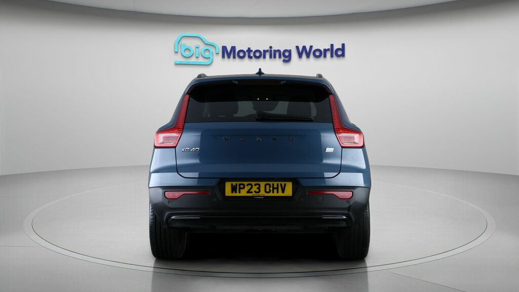 Volvo XC40 Plus Blue #6