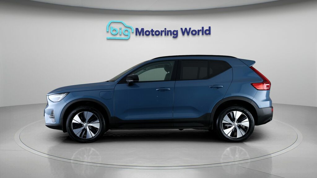 Volvo XC40 Plus Blue #4