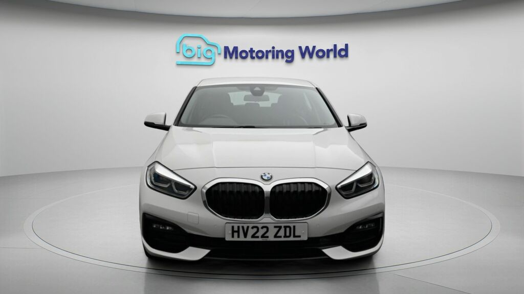 BMW 1 Series Sport White #2