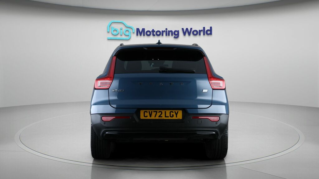 Volvo XC40 Plus Blue #5