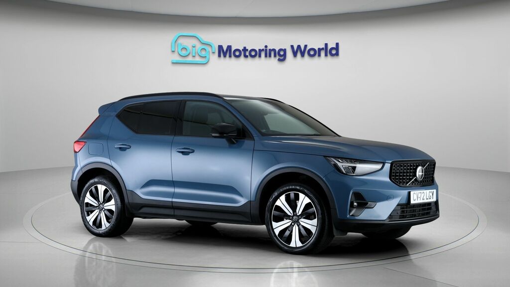 Volvo XC40 Plus Blue