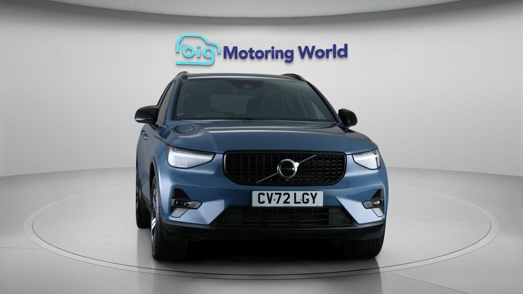 Volvo XC40 Plus Blue #2