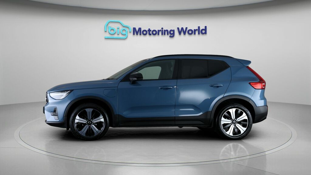 Volvo XC40 Plus Blue #4