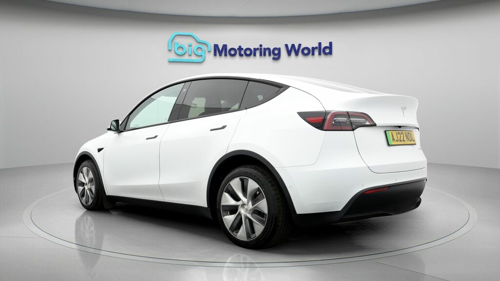 Tesla Model Y Long Range AJ22NDL White #5