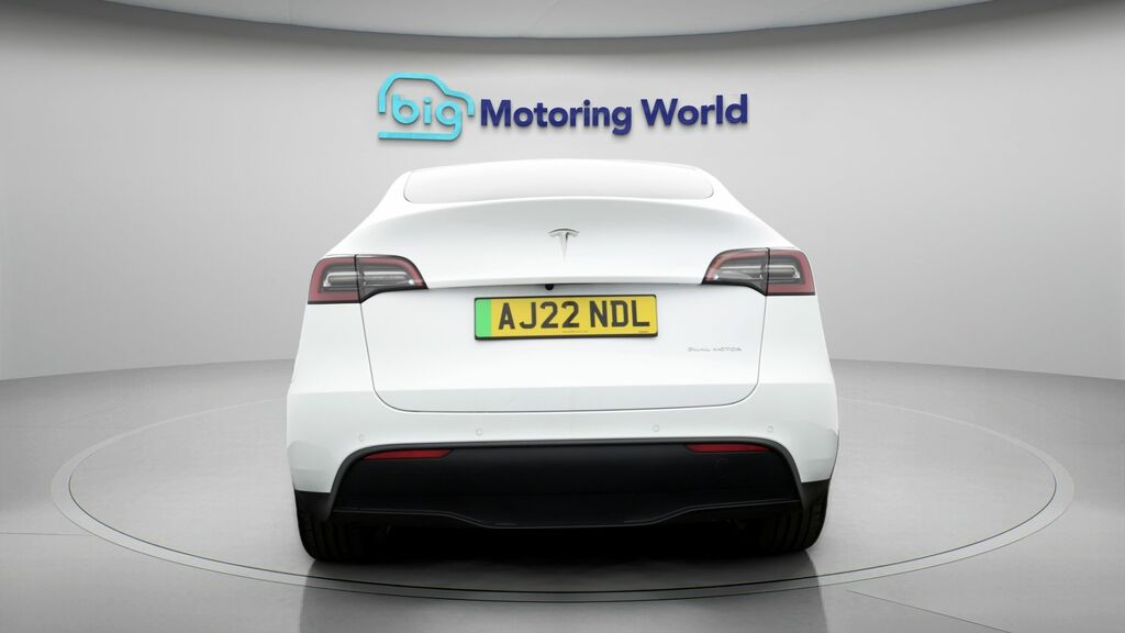 Tesla Model Y Long Range AJ22NDL White #6