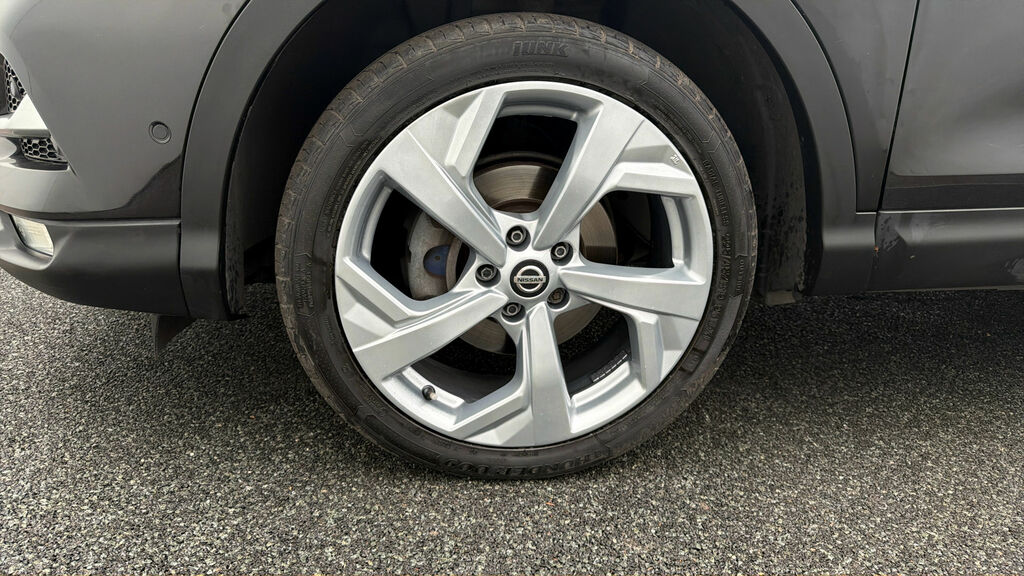 Nissan Qashqai Hatchback White #17