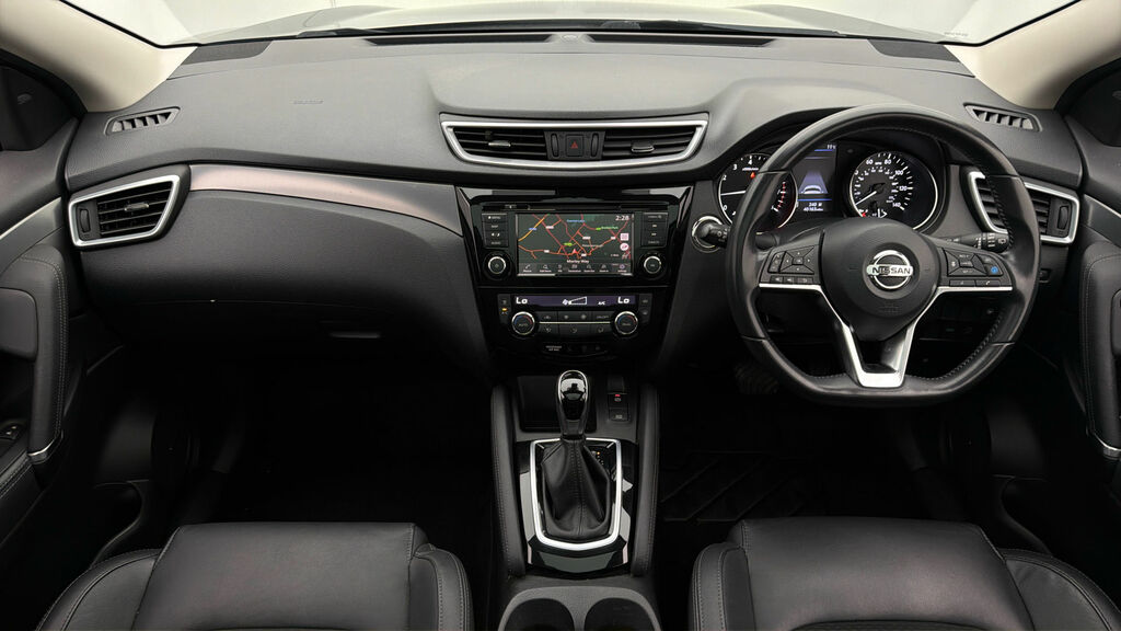 Nissan Qashqai Hatchback White #12