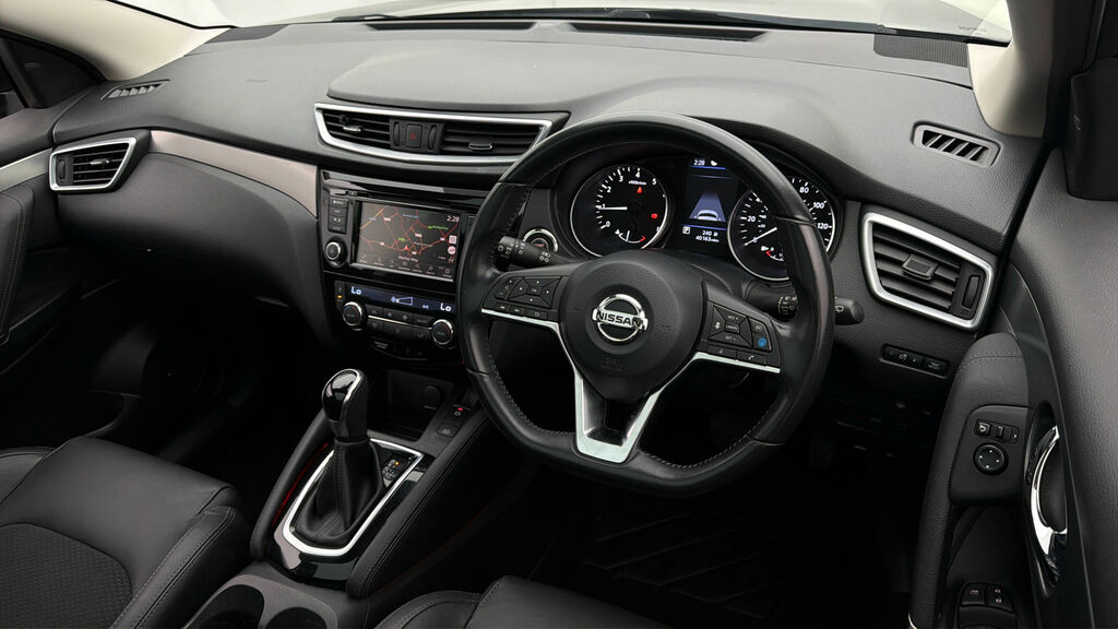 Nissan Qashqai Hatchback White #9