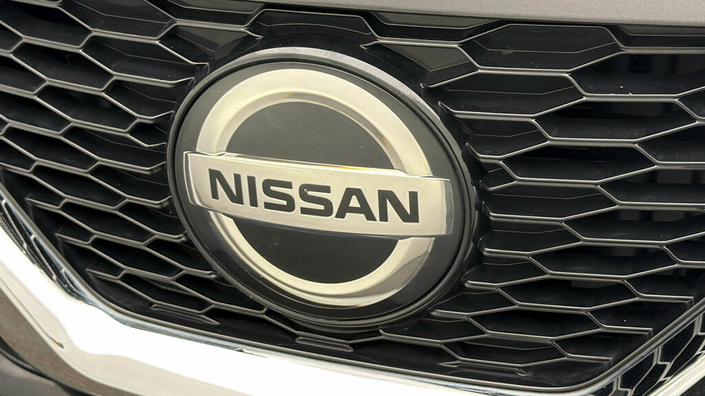 Nissan Qashqai Hatchback White #20