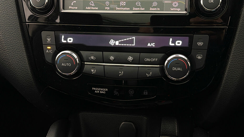 Nissan Qashqai Hatchback White #11