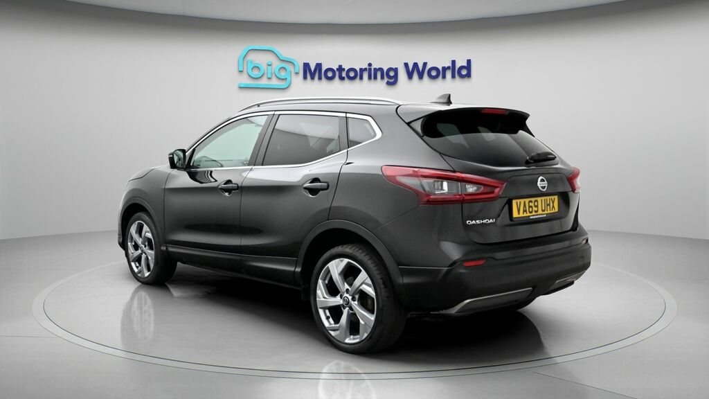 Nissan Qashqai Hatchback White #5