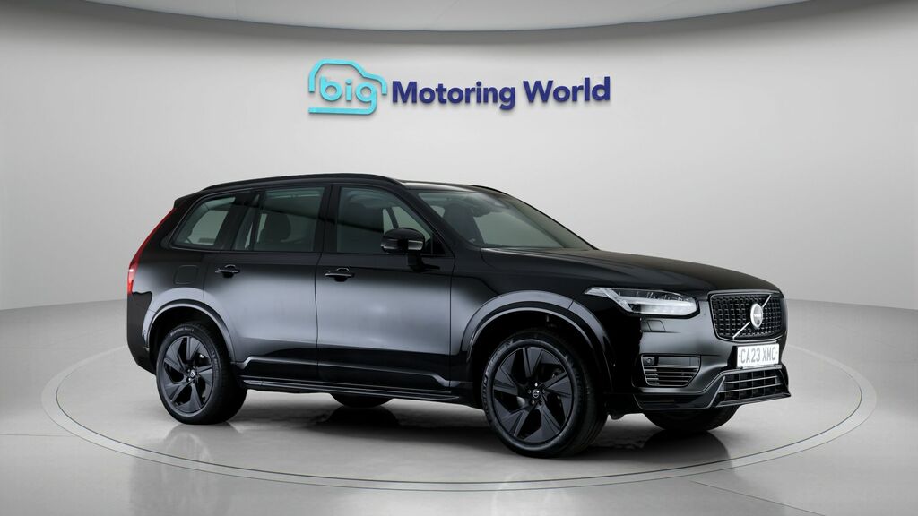 Volvo XC90 Plus Black
