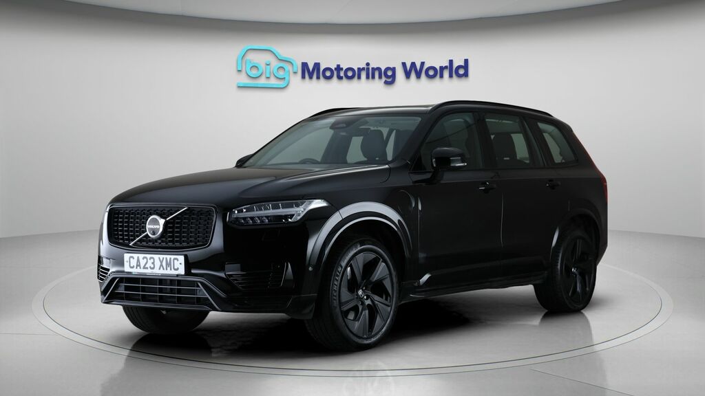 Volvo XC90 Plus Black #3