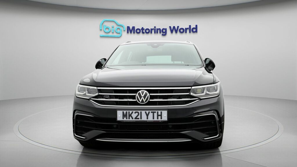 Volkswagen Tiguan R-line Black #2