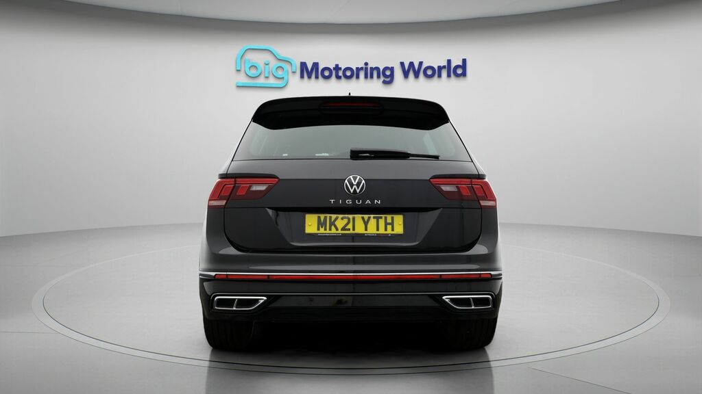 Volkswagen Tiguan R-line Black #6
