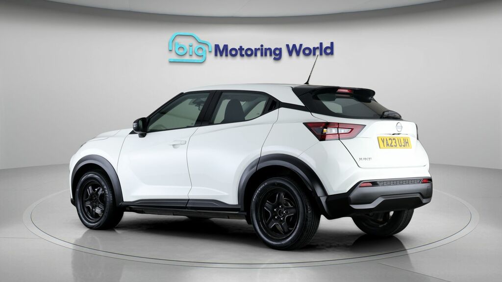 Nissan Juke Acenta White #5