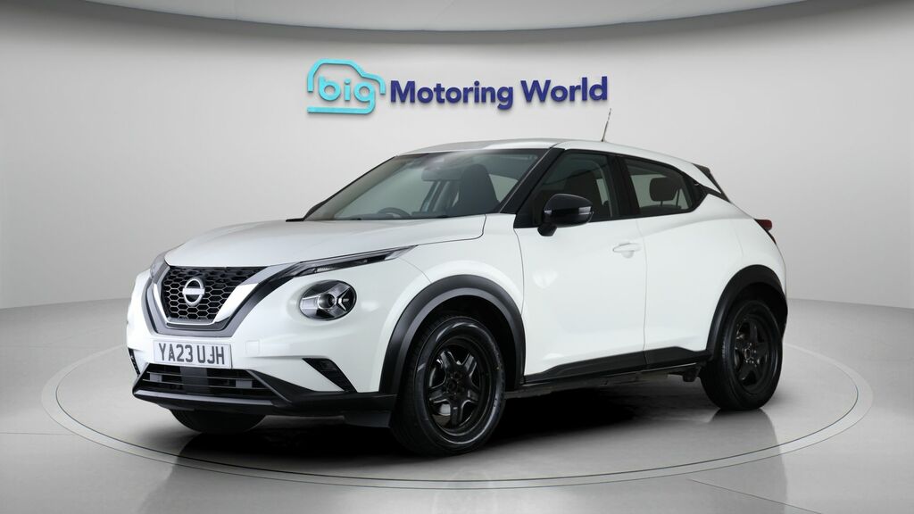 Nissan Juke Acenta White #3