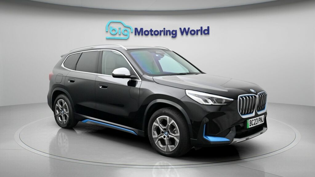 BMW iX1 Xline Black
