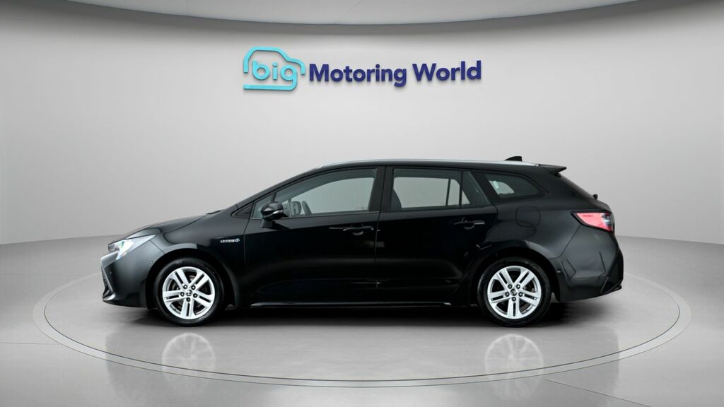 Toyota Corolla Icon Tech Black #4