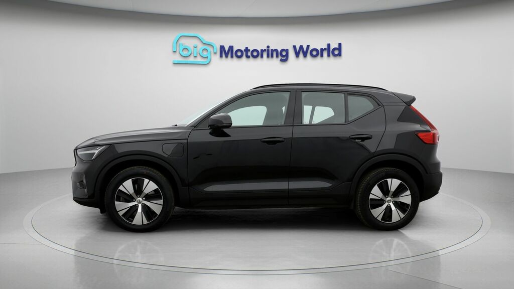 Volvo XC40 Plus Black #4