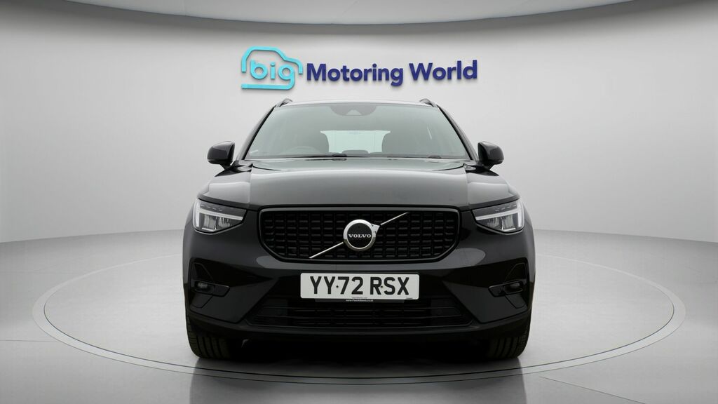 Volvo XC40 Plus Black #2