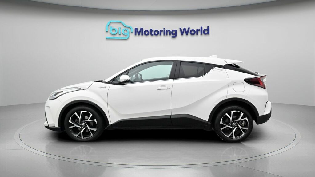 Toyota C-Hr Design White #4