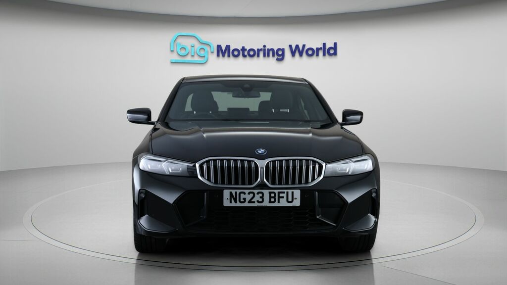 BMW 3 Series M Sport Black #2