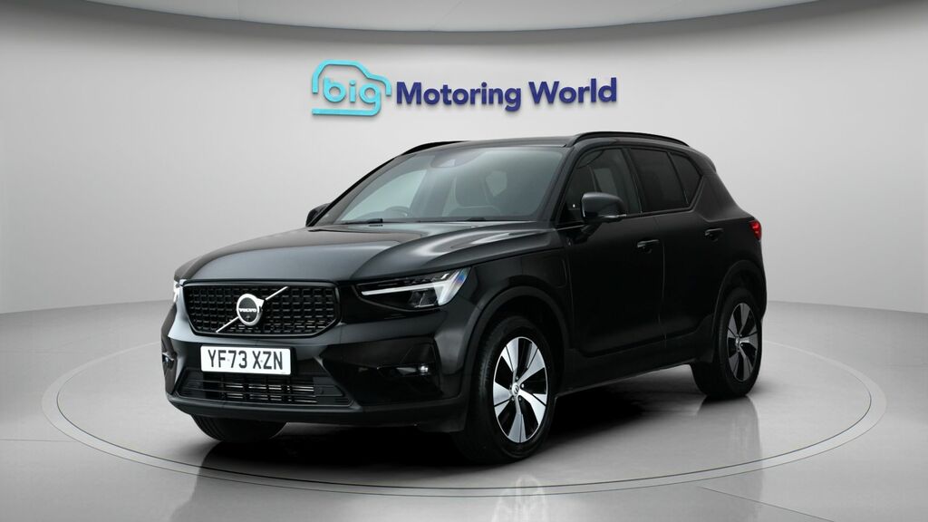 Volvo XC40 Plus Black #3