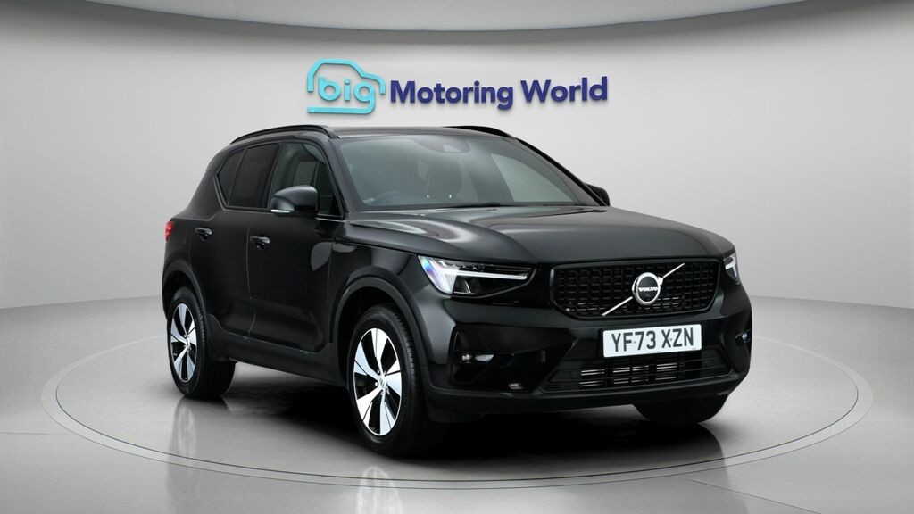 Volvo XC40 Plus Black